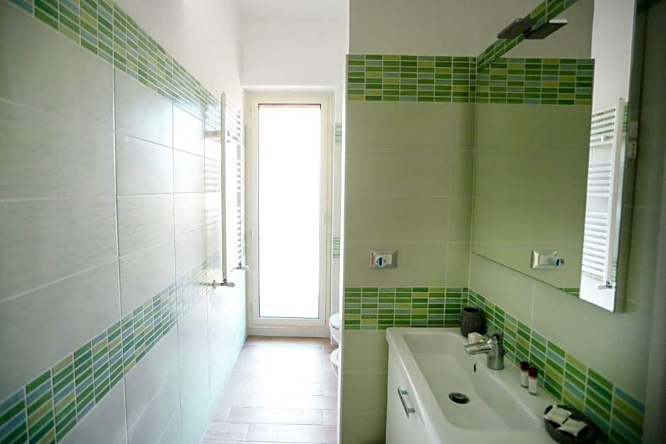 Il Viaggiatore Via Rimini Serapo