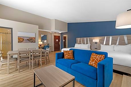 Large Suite with Two Queen Beds and Sofa Bed - Non-Smoking