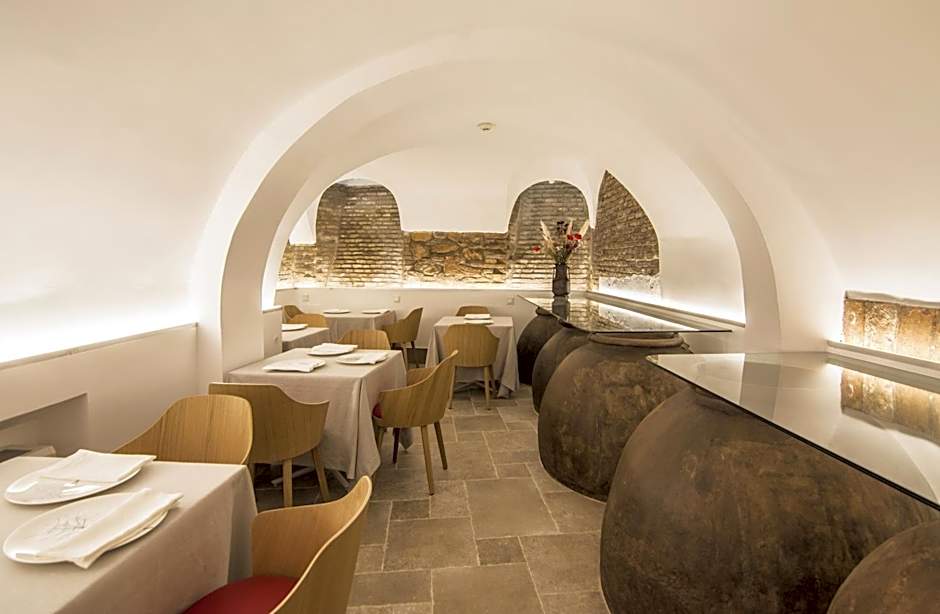 Hotel Oleum - Parking Gratuito bajo disponibilidad y reserva previa