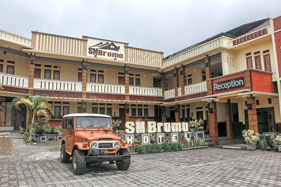 Photo 1 of 21 of SM Bromo Hotel
