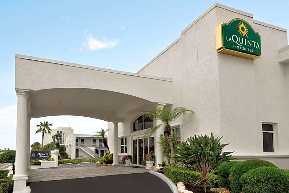 La Quinta Inn & Suites by Wyndham Oceanfront Daytona Beach