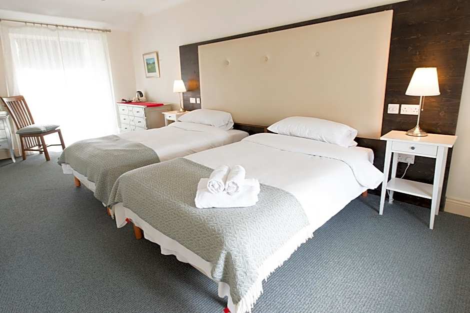 Connemara Lake Hotel