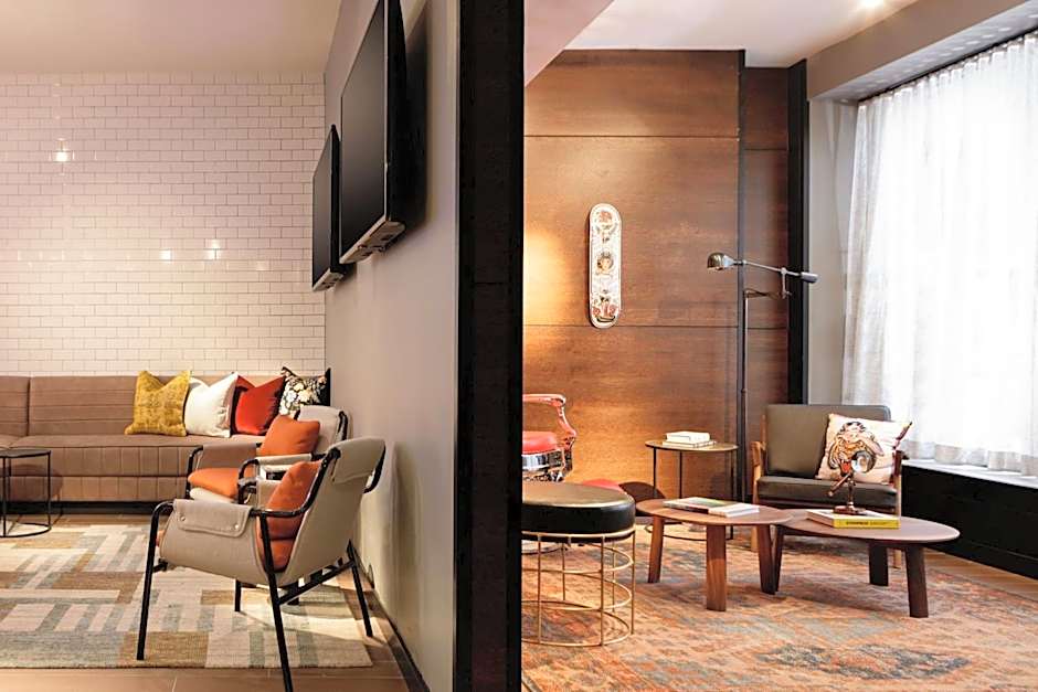 Moxy Richmond Downtown