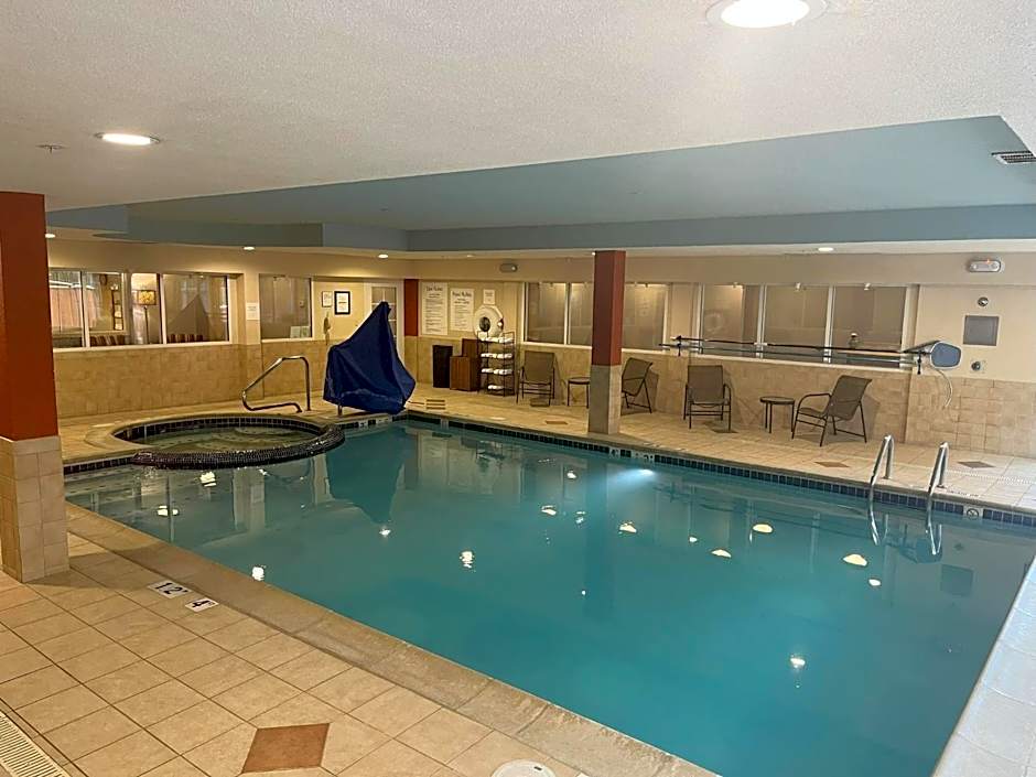 Holiday Inn Express Hotel & Suites Grand Rapids-North By IHG