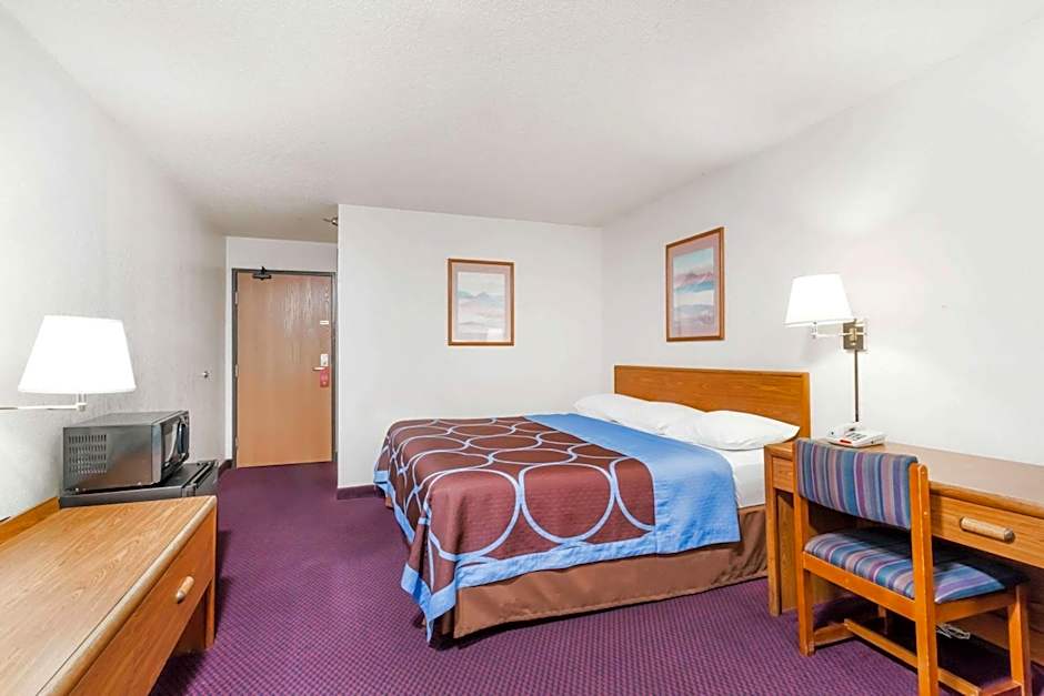 Super 8 by Wyndham Sidney NY