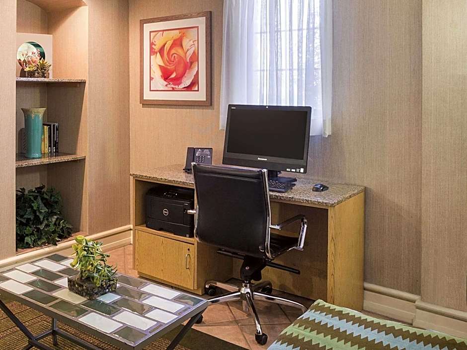 La Quinta Inn & Suites by Wyndham San Diego Chula Vista