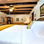 Loba Luna Bed & Breakfast