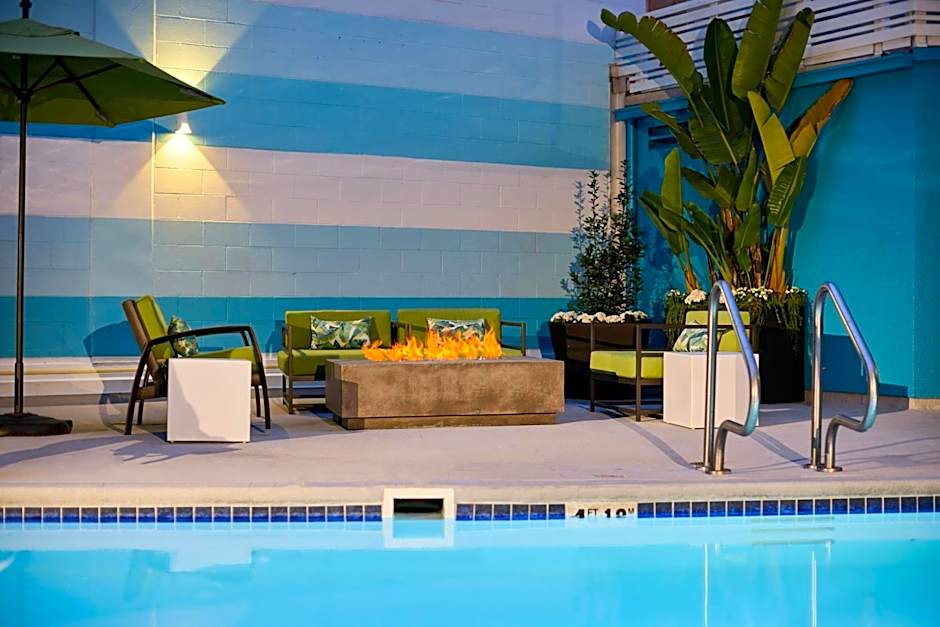 Renaissance Los Angeles Airport Hotel