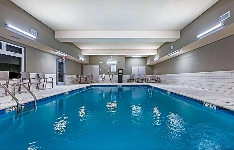 Holiday Inn Express & Suites Coffeyville By IHG