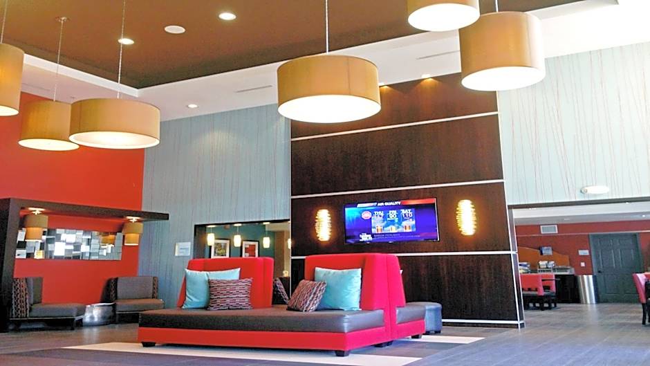 Photo 1 of 29 of Holiday Inn Express Bakersfield By IHG