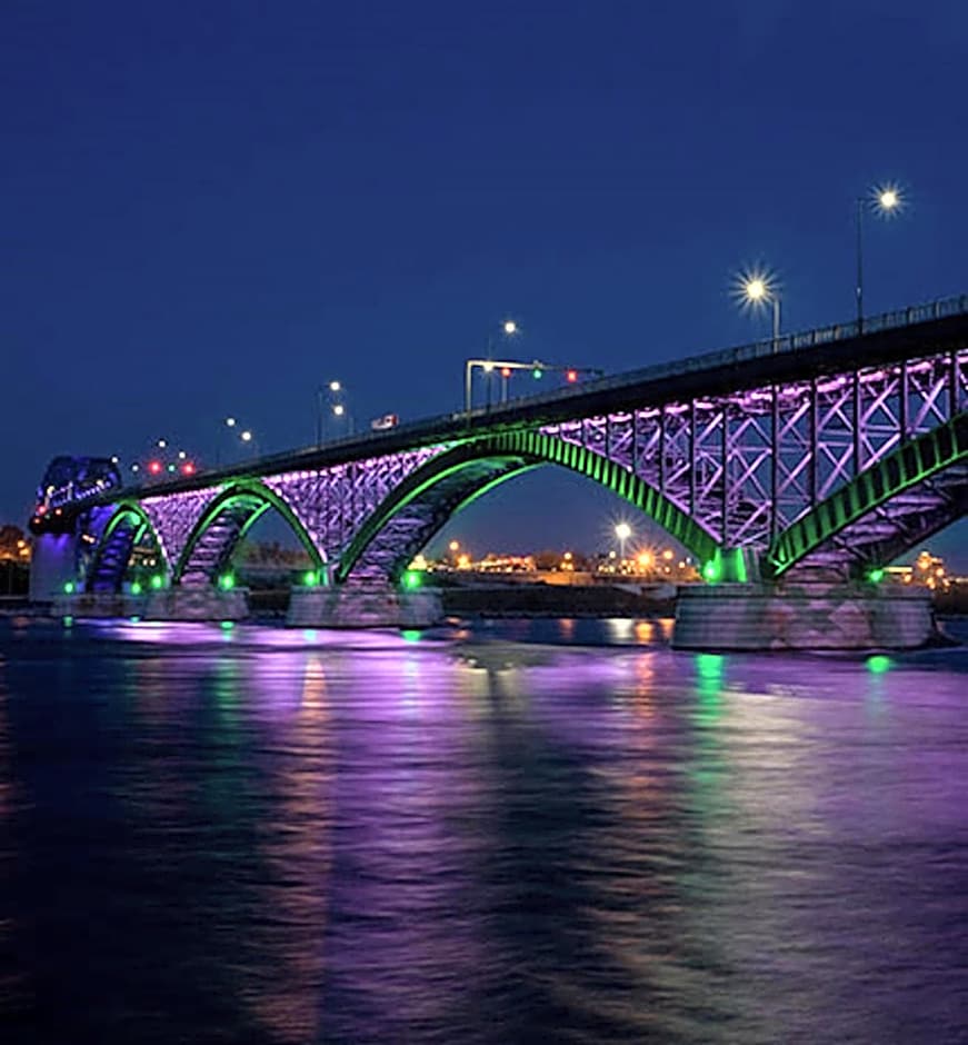 Holiday Inn Express & Suites Buffalo Airport By IHG