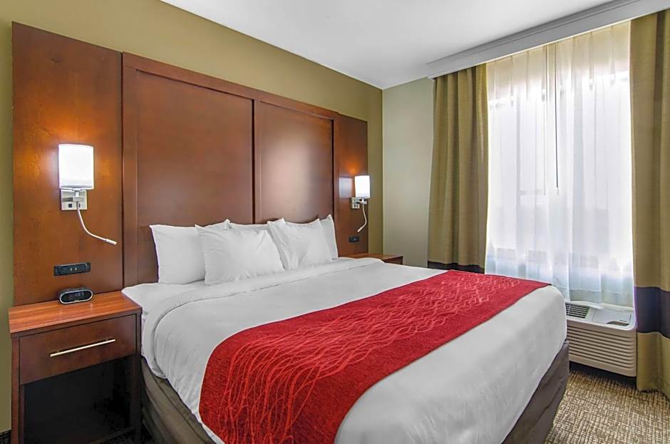 Comfort Inn & Suites Shawnee - Kansas City