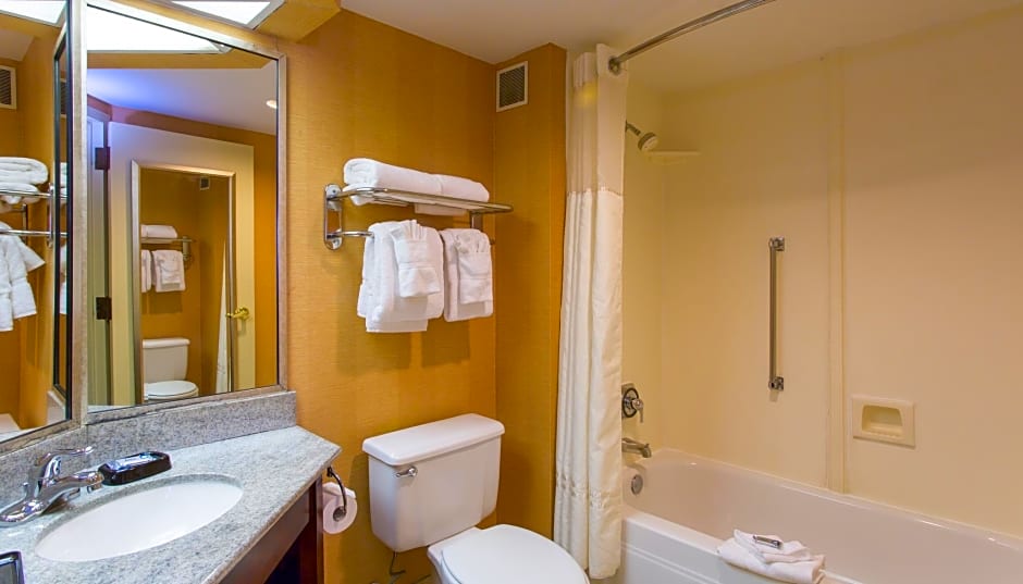 Studio and Suites 4 Less Western Branch