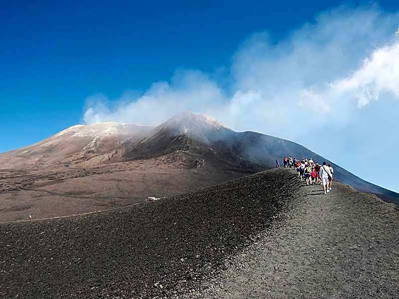 Tra L'Etna E Il Mare B&B