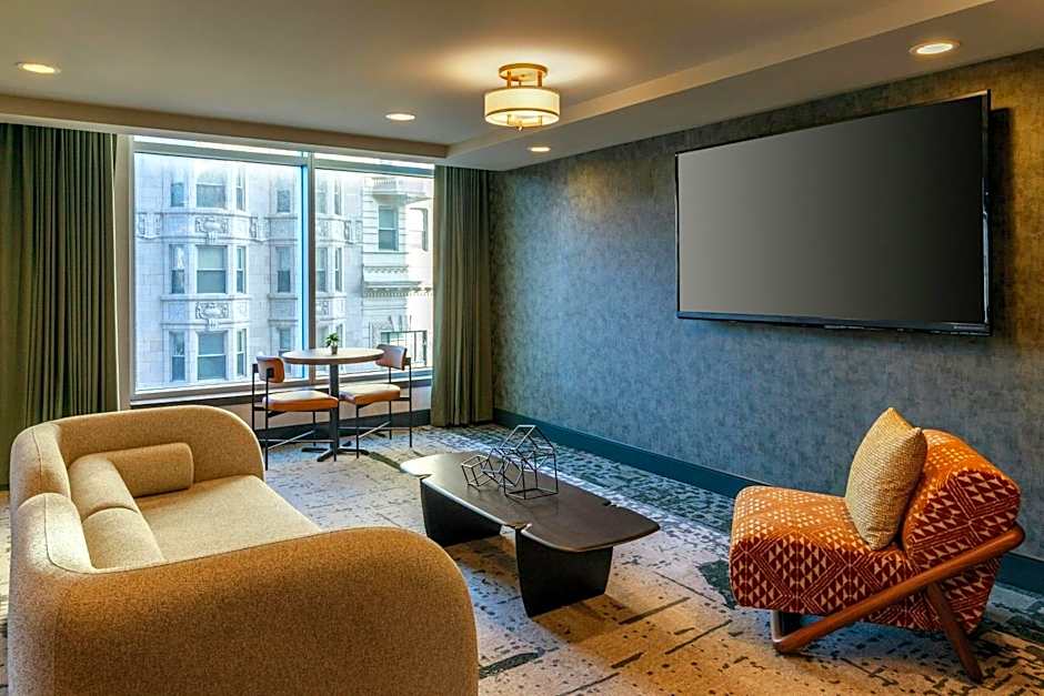 Renaissance by Marriott Allentown Hotel
