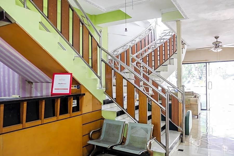 RedDoorz near Juanda International Airport