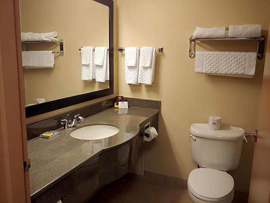 Best Western Plus Burlington Inn & Suites