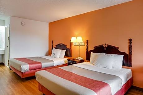 Queen Room with Two Queen Beds - Disability Access - Non-Smoking