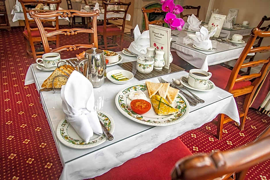 Beaumont Guest House Windermere - Adult Only - Free Car Park & Off Site access to the local Health Centre