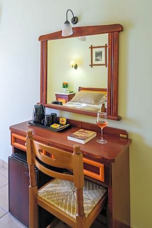 Double or twin standard