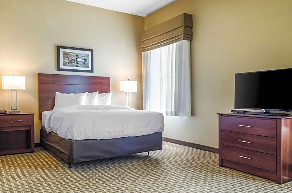 MainStay Suites Hackberry Sportsman's Lodge