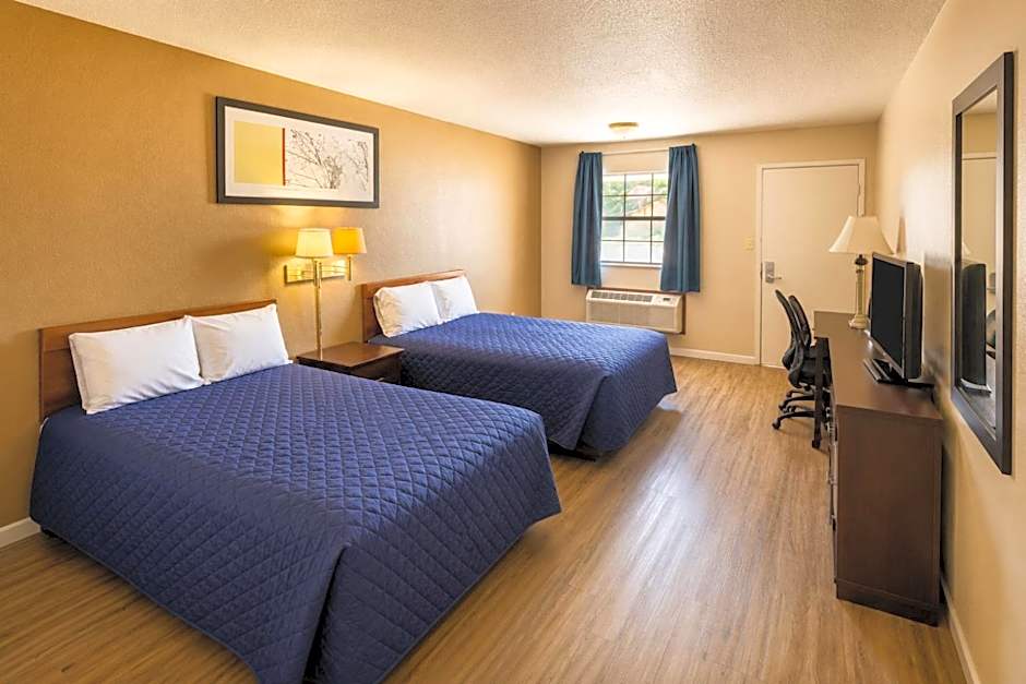 Segovia Lodge Junction TX I -10