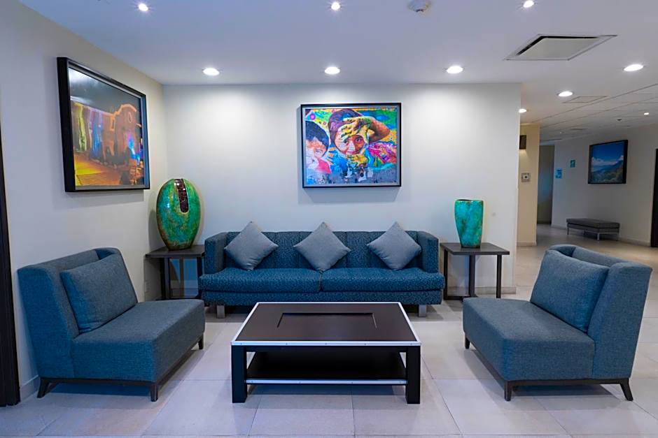 Holiday Inn Express & Suites Guadalajara Aeropuerto By IHG