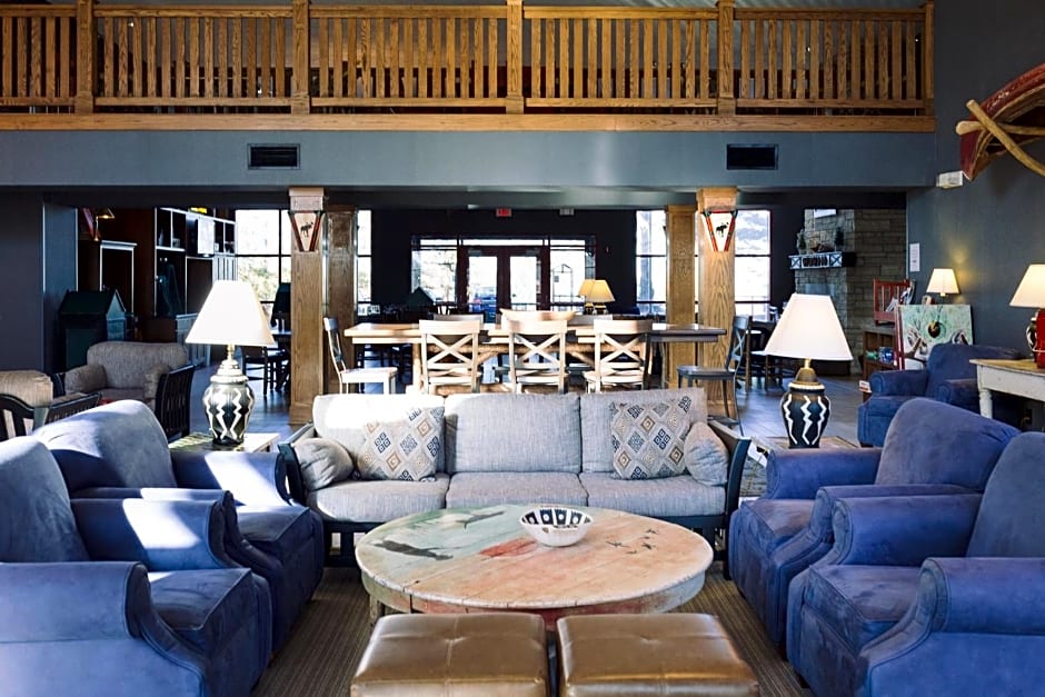 Wildwood Lodge & Suites
