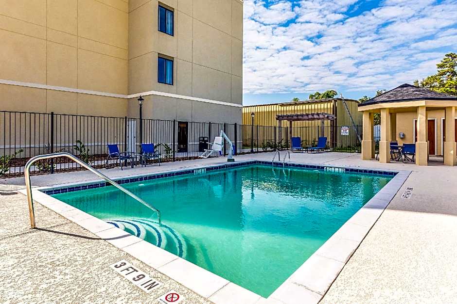 Comfort Suites
