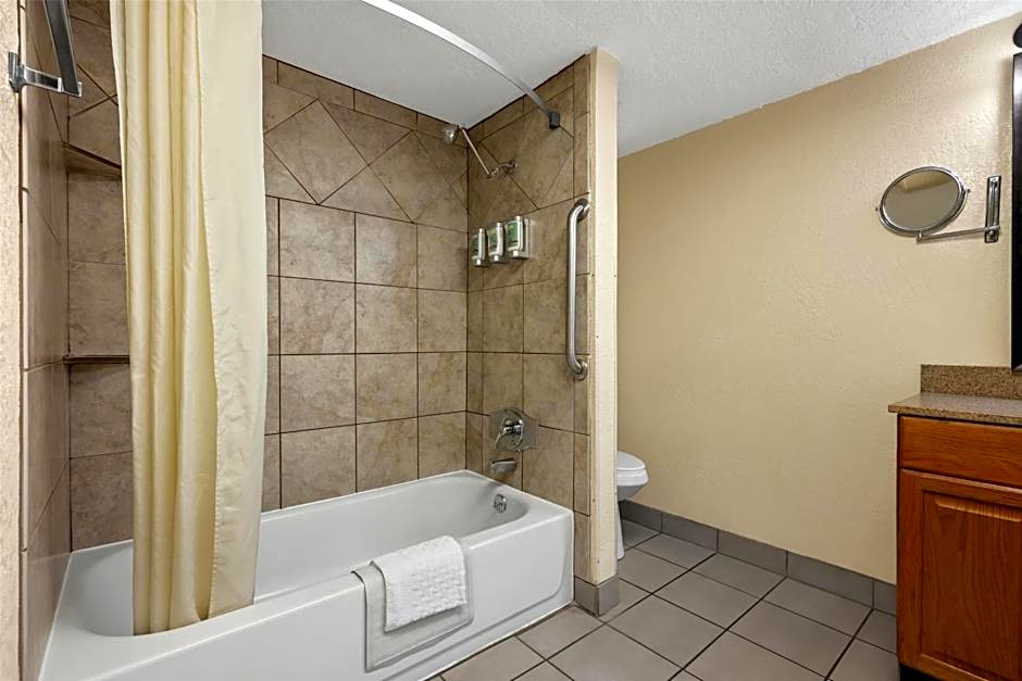 Best Western Center Pointe Inn