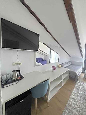 Large Double Room with Balcony