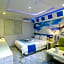 Hotel 99