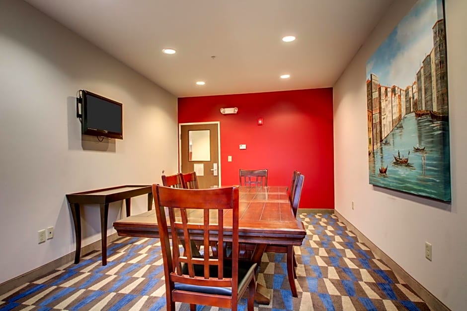 Microtel Inn & Suites by Wyndham Tuscaloosa