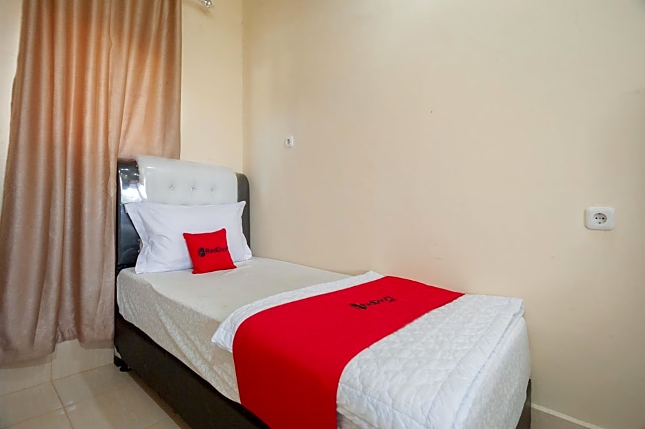 Reddoorz Syariah near tirtasari sonsang dan banto royo