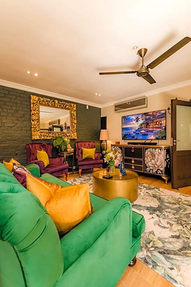 SW1 Lodge