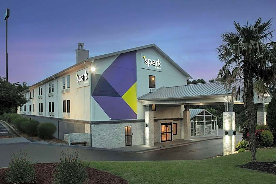 Spark by Hilton Atlanta Cumberland Ballpark