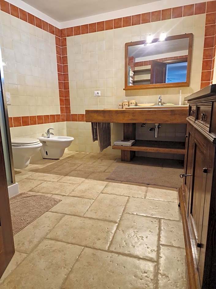 Oliventu - Tra gli ulivi sul mare