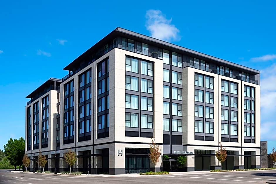 Holman Riverfront Park Hotel Salem, Tapestry by Hilton