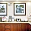 Pittsburgh Airport Inn and Suites