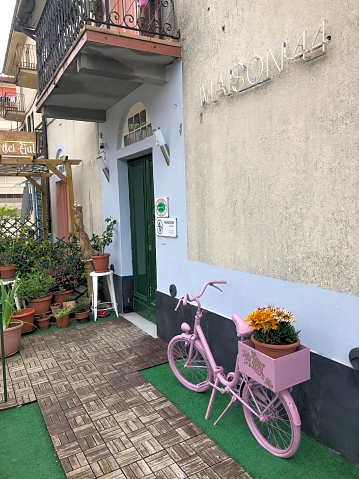 MAISON44