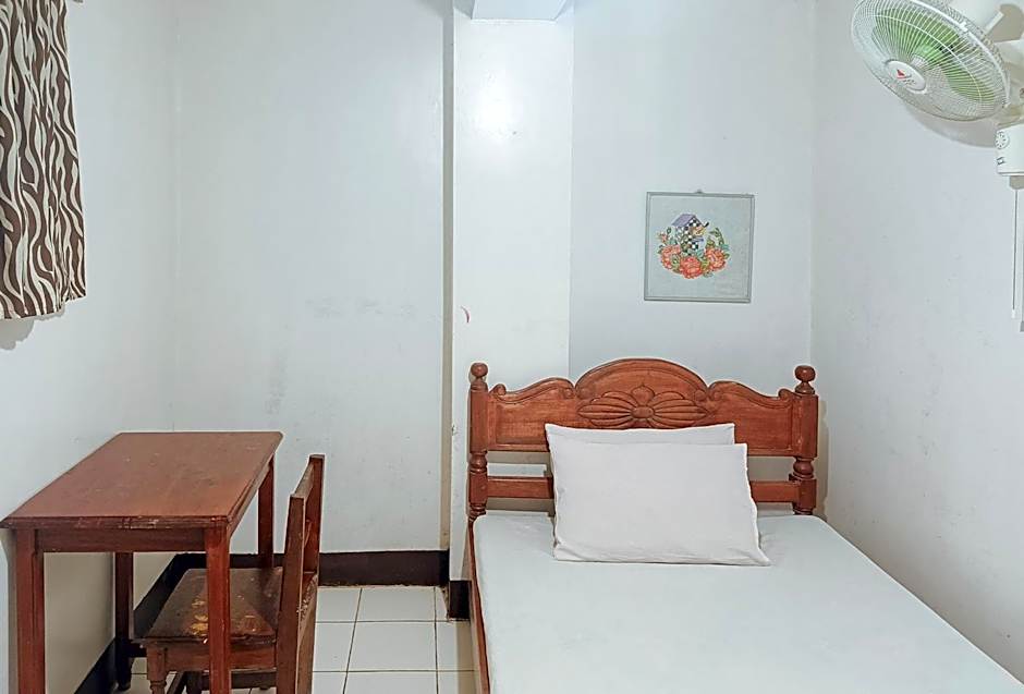 RedDoorz @ Grand Valley Hotel Junction Luna Cagayan