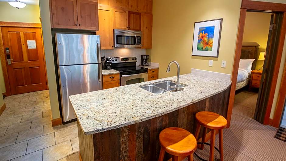 Timberline Lodges by Fernie Lodging Co