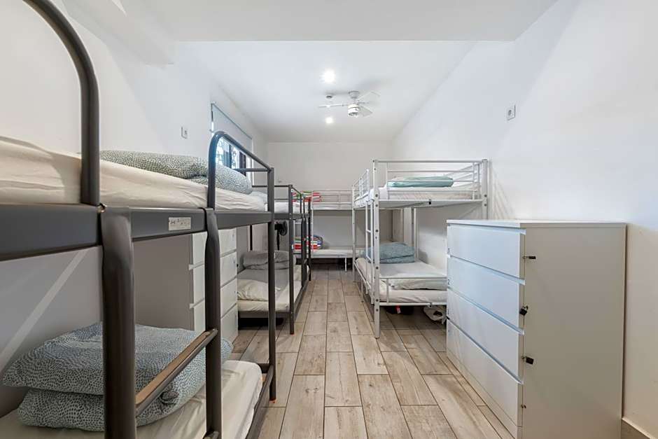 Blife Sun Hostel & Rooms