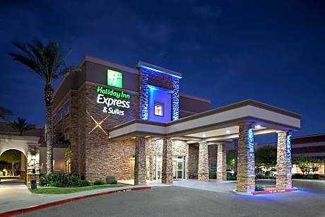 Holiday Inn Express and Suites Gilbert - East Mesa By IHG