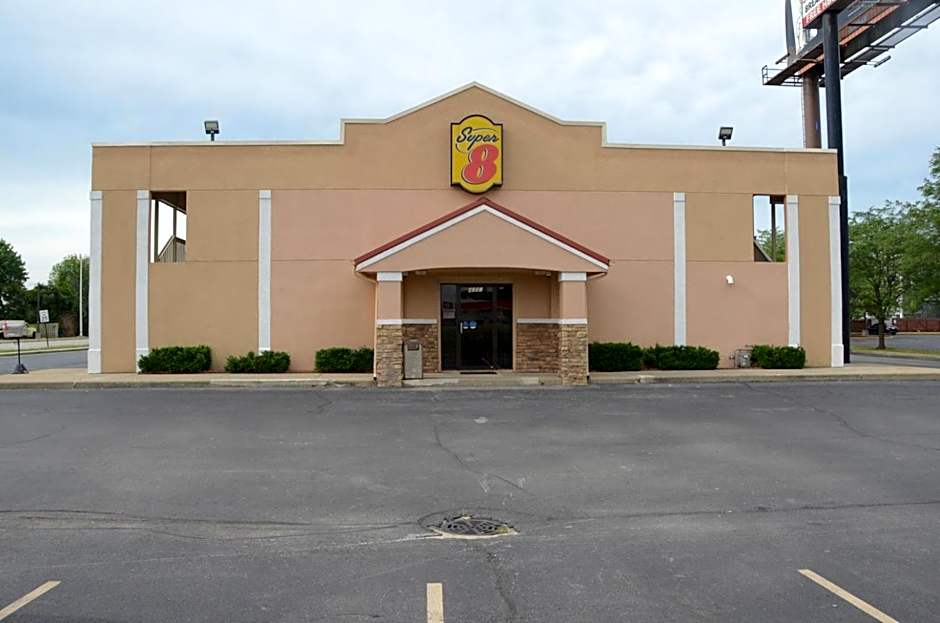 Super 8 by Wyndham Lafayette / Purdue Area