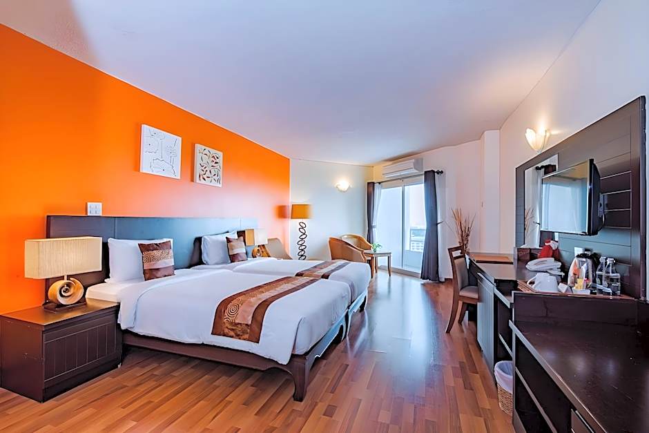 Golden Beach Cha-Am Hotel