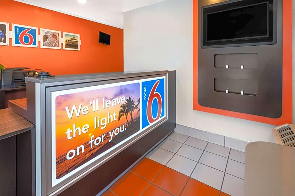 Motel 6-Santa Barbara, CA - State Street