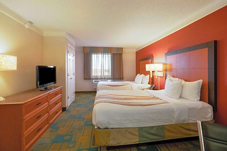 La Quinta Inn & Suites by Wyndham Cheyenne