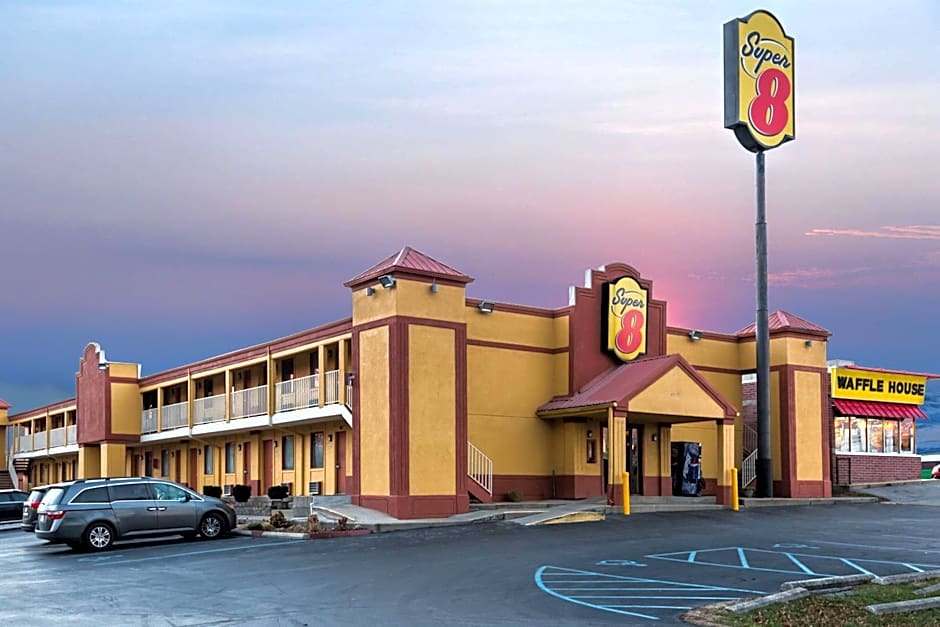 Super 8 by Wyndham Indianapolis-Southport Rd