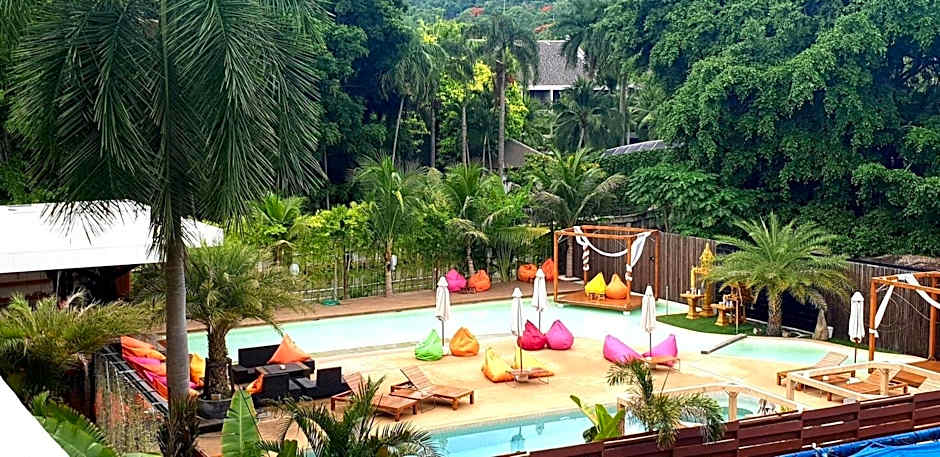 walking street hostel by new wave